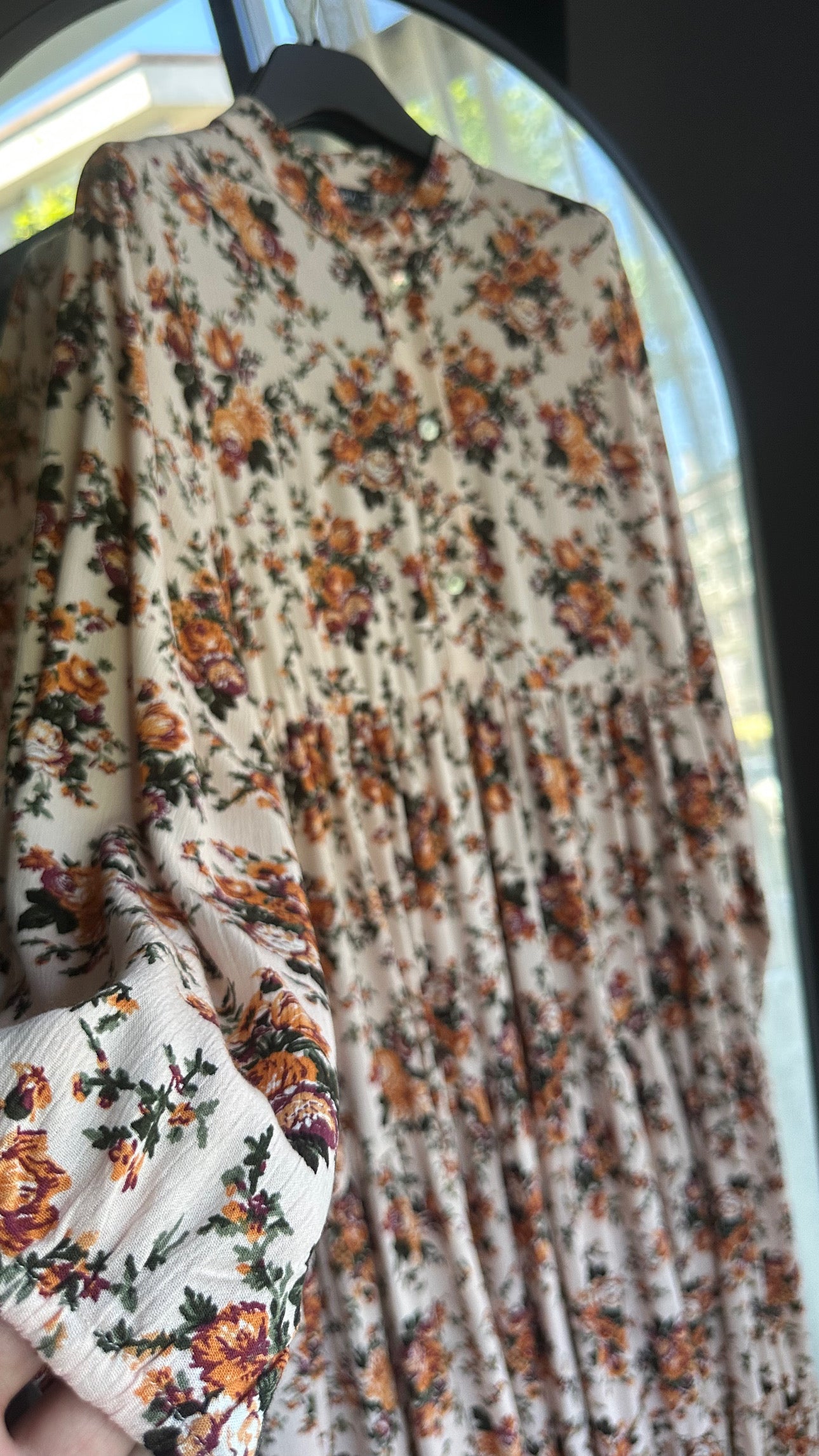 Çiçek Desenli Şile Bezi Krem Elbise - LIMITED EDITION