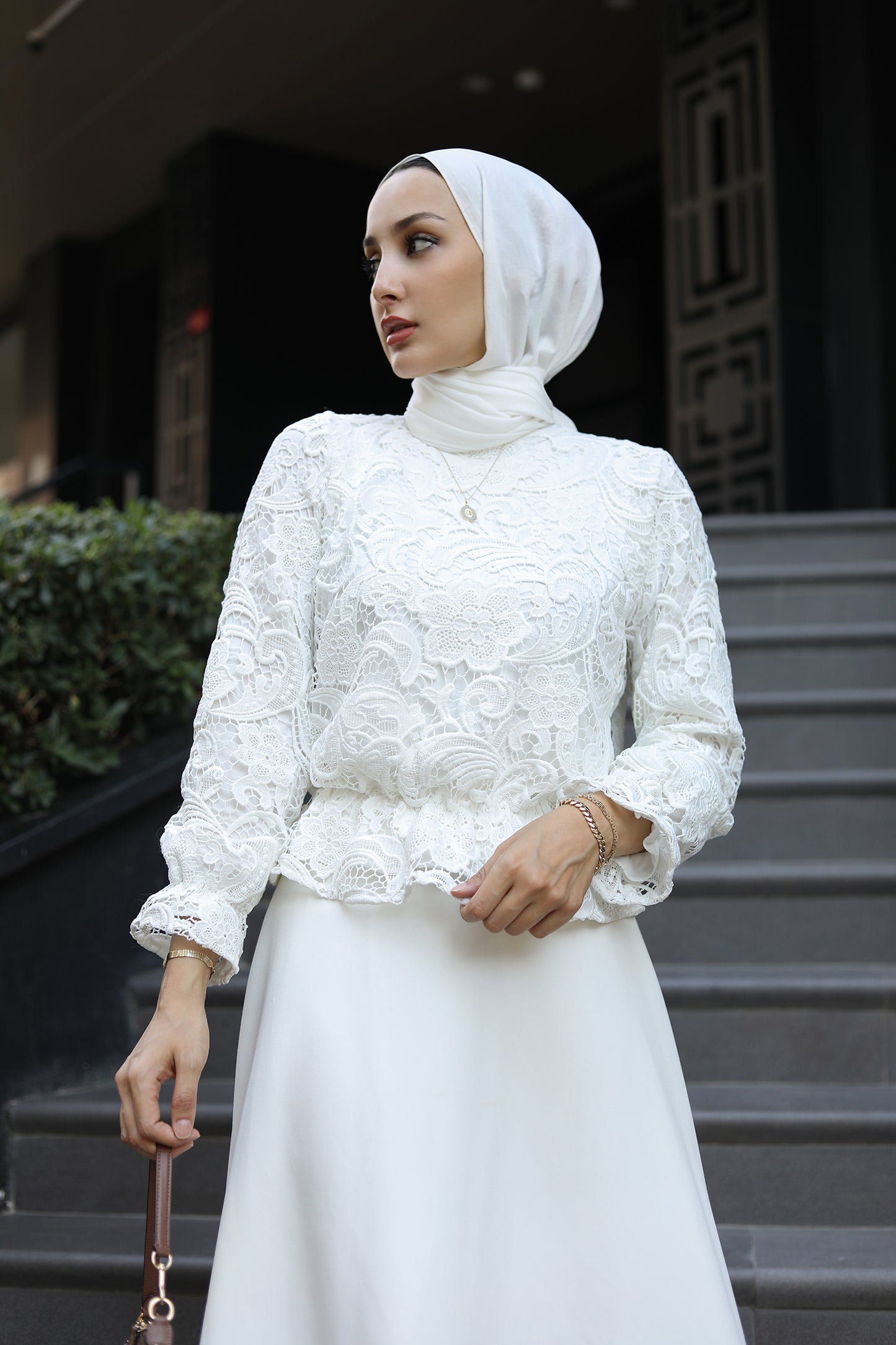 Güpür Sarmaşık Crop Bluz Ekru