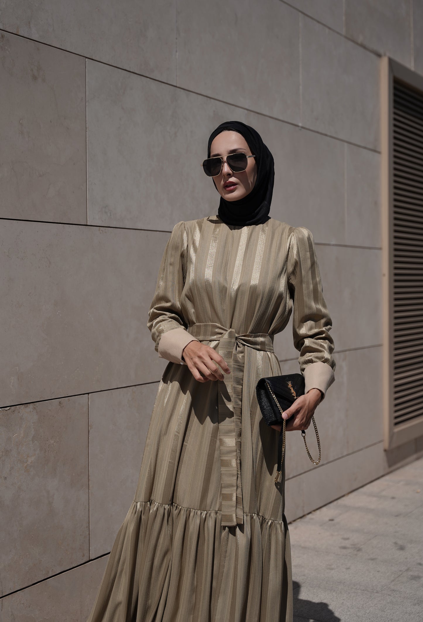 Manşetli Gold Pamuklu Elbise