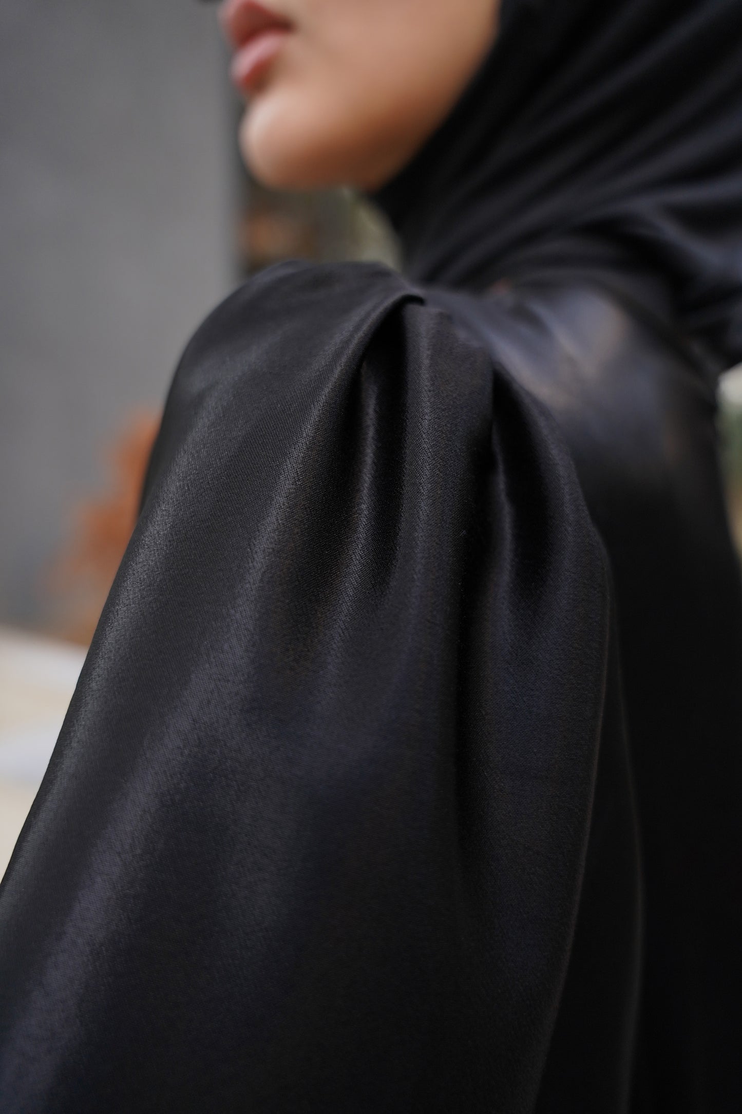 Yakası Garnili Siyah Salaş Elbise